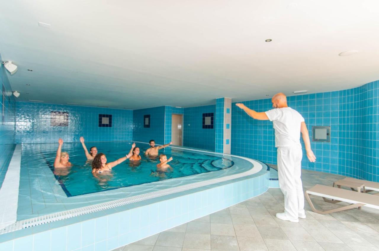 Hotel Zlatni Lav Martinšćica Kültér fotó