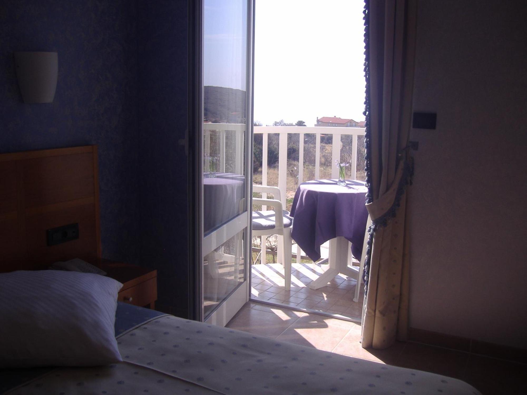 Hotel Zlatni Lav Martinšćica Kültér fotó