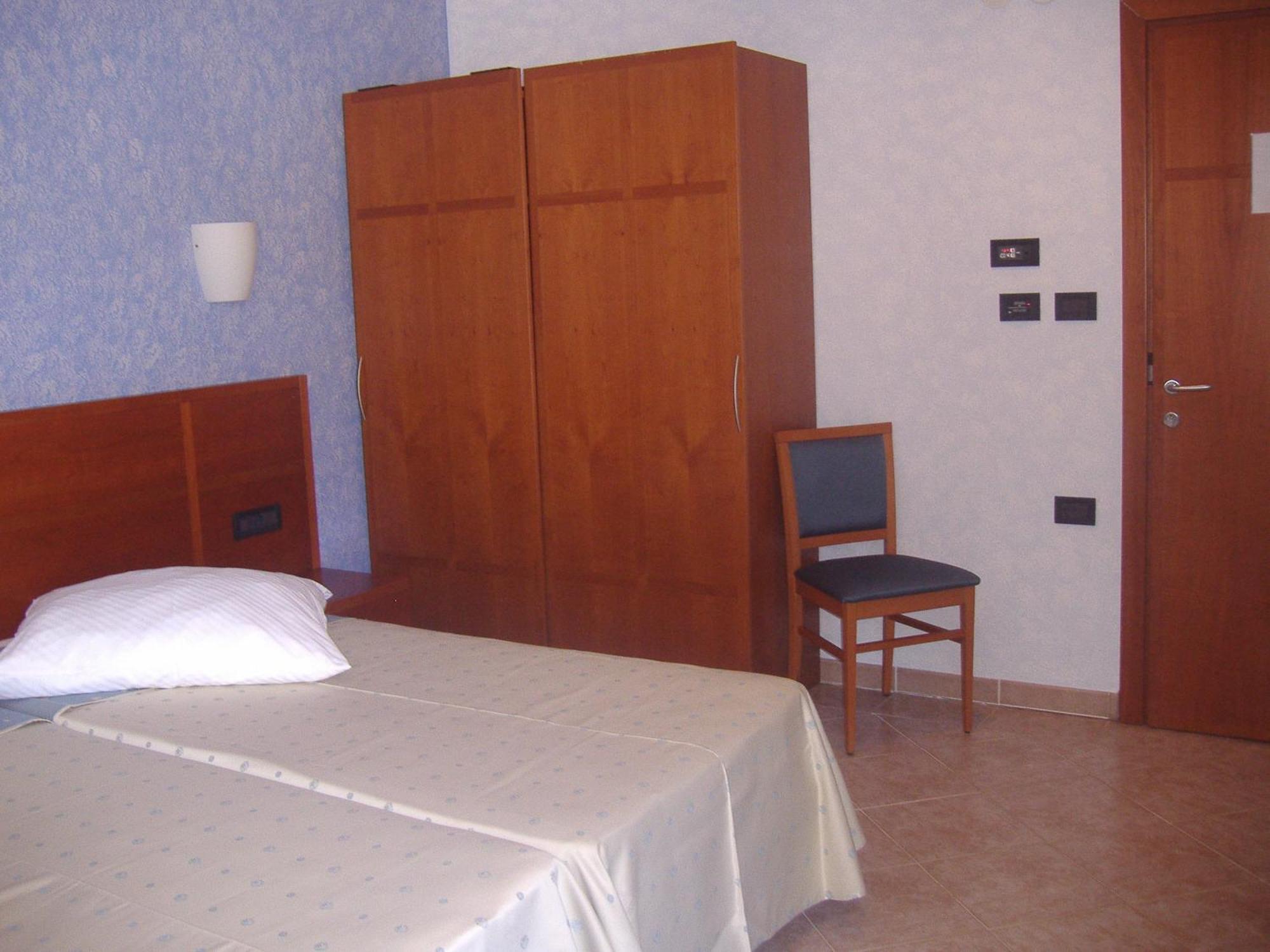 Hotel Zlatni Lav Martinšćica Kültér fotó