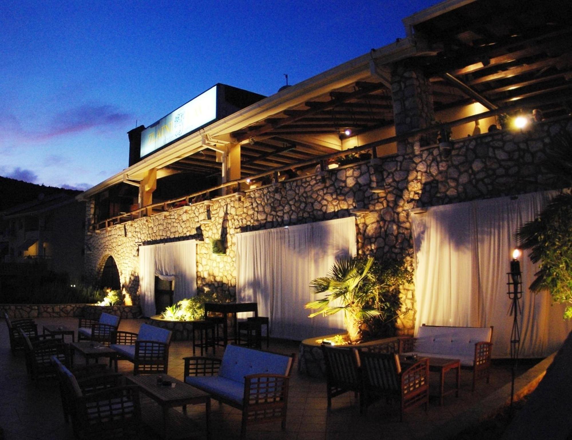 Hotel Zlatni Lav Martinšćica Kültér fotó