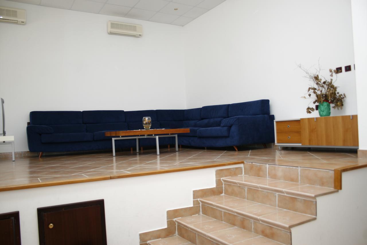 Hotel Zlatni Lav Martinšćica Kültér fotó